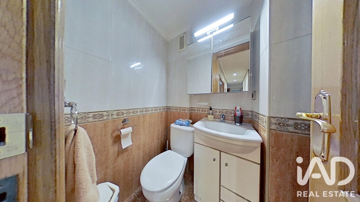 Apartment in Elda, Alicante, Spain 3 bedrooms, 142 sq.m. No. 197864