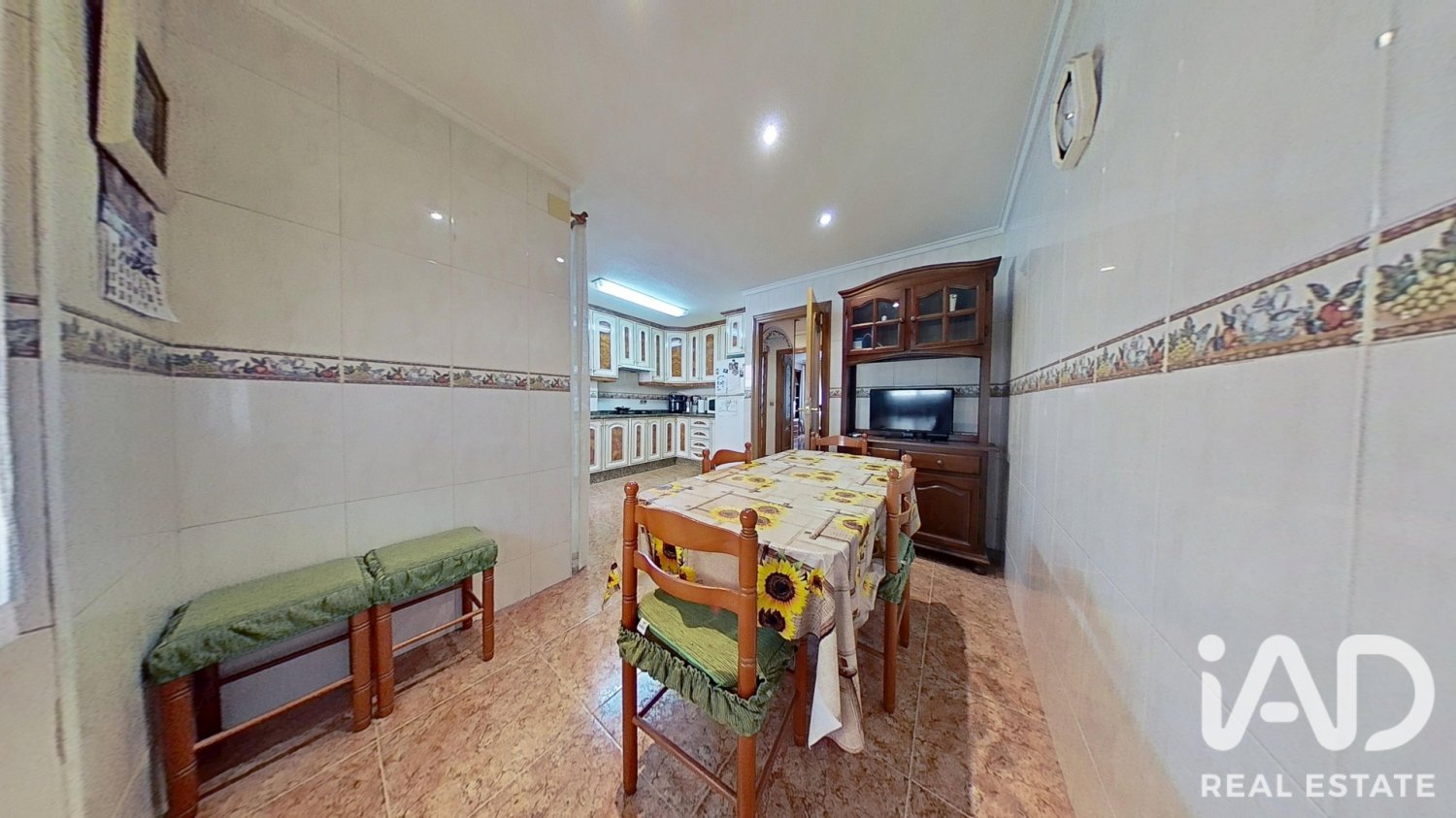 Apartment in Elda, Alicante, Spain 3 bedrooms, 142 sq.m. No. 197864