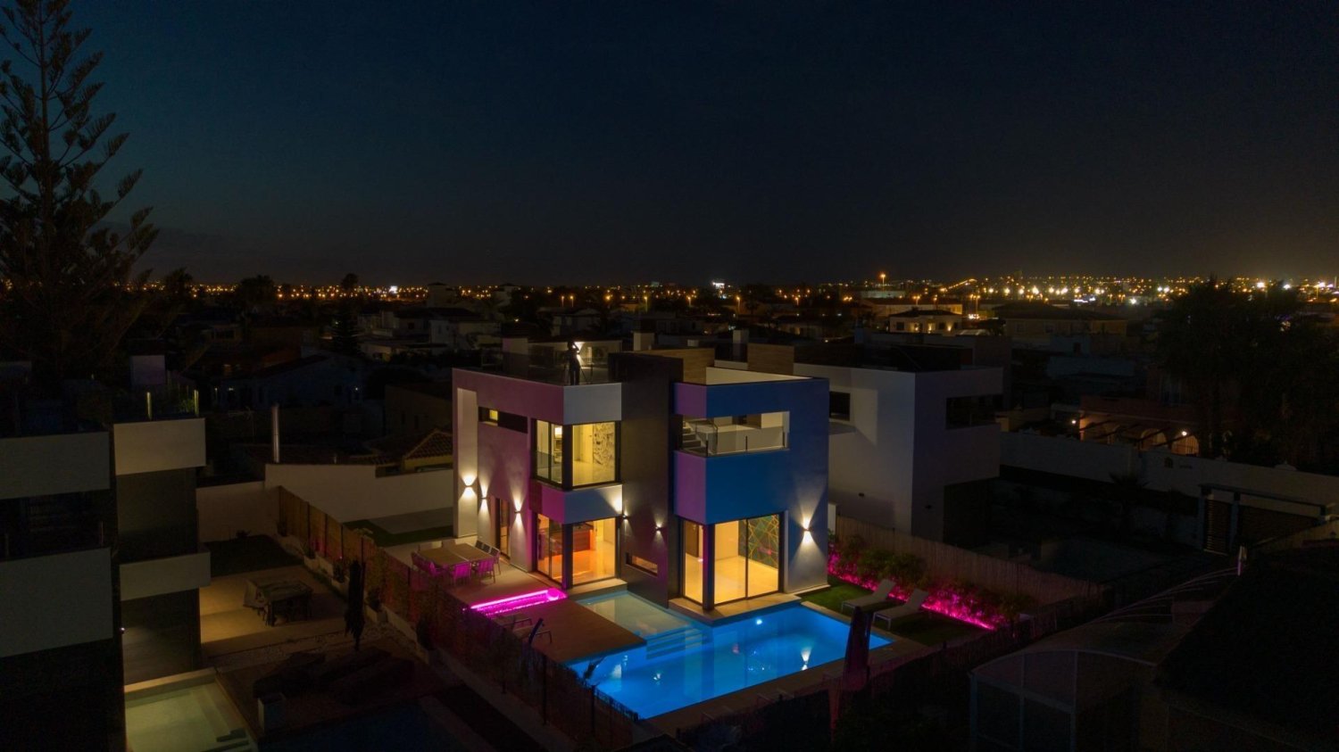 Villa a Torrevieja, Alicante, Spagna 3 camere da letto, 126 mq. N° 198368
