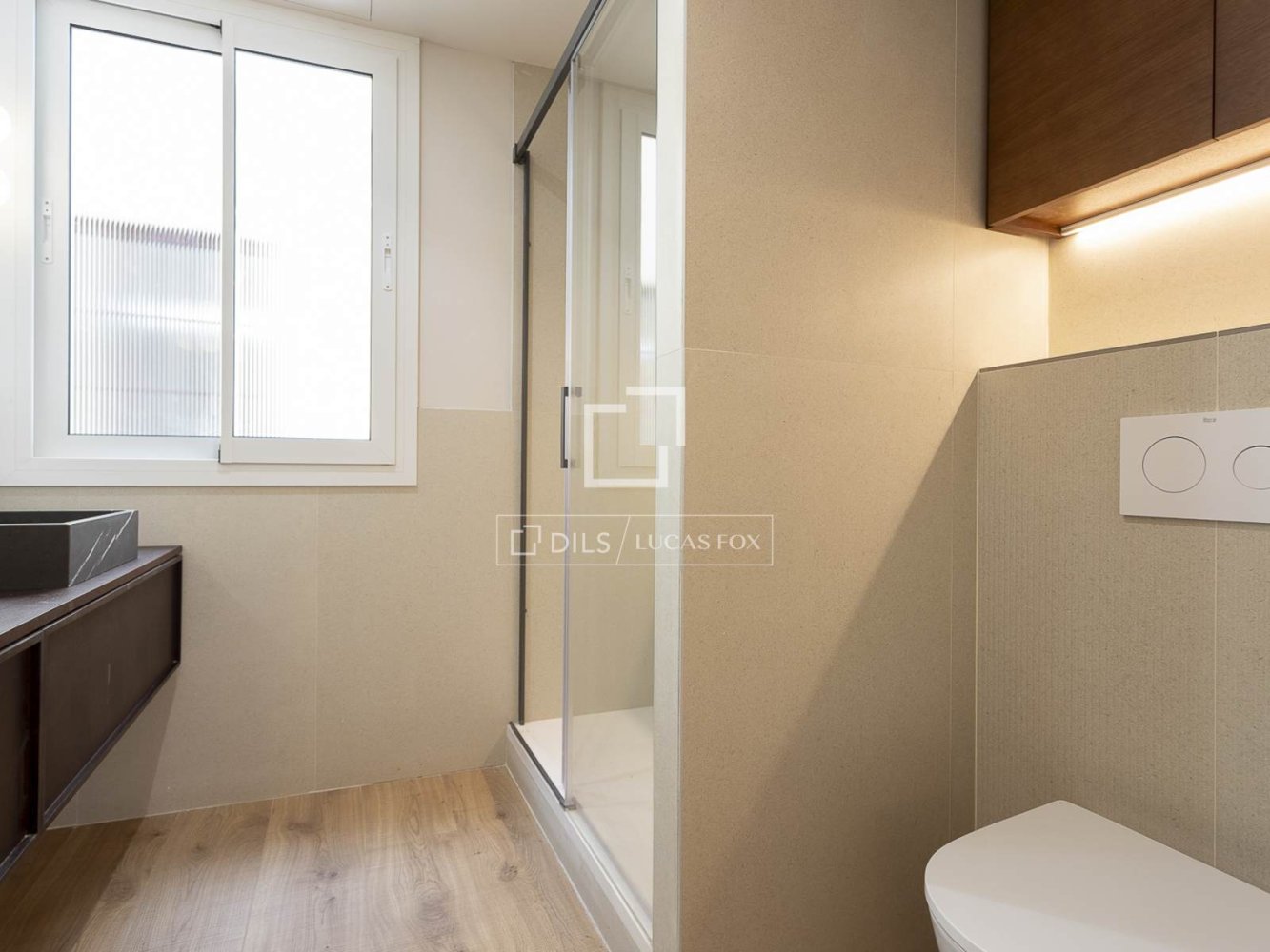 Apartment à Barcelona, Espagne 3 chambres, 141 m2 No. 200004