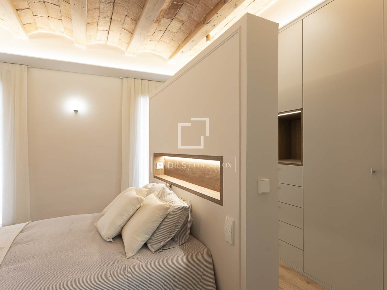 Apartment à Barcelona, Espagne 3 chambres, 141 m2 No. 200004
