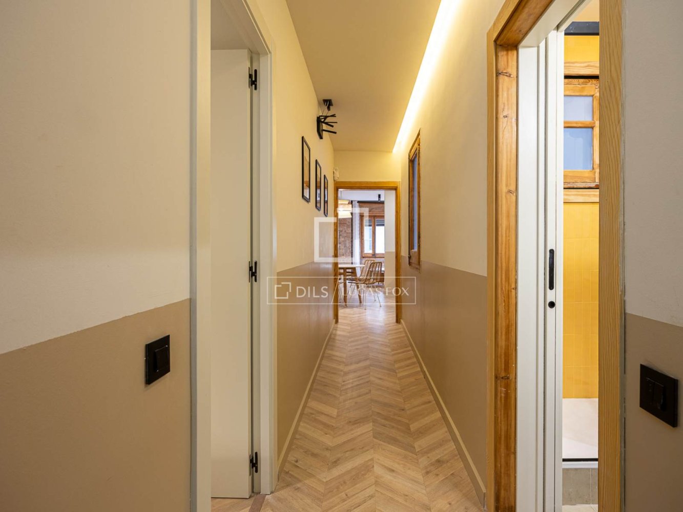 Apartment à Barcelona, Espagne 3 chambres, 78 m2 No. 199151