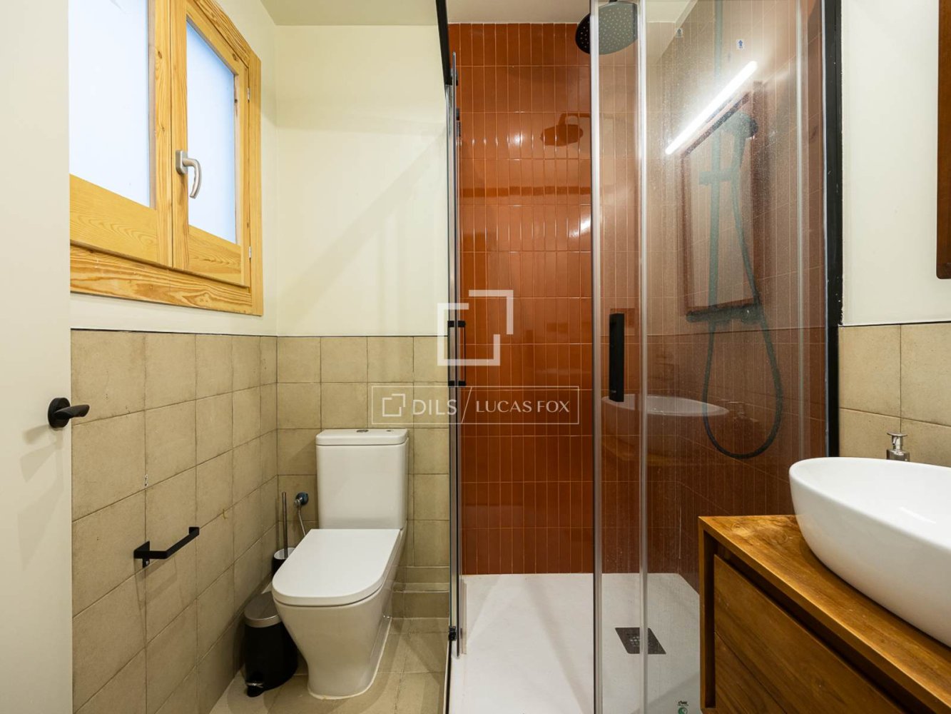 Apartment à Barcelona, Espagne 3 chambres, 78 m2 No. 199151