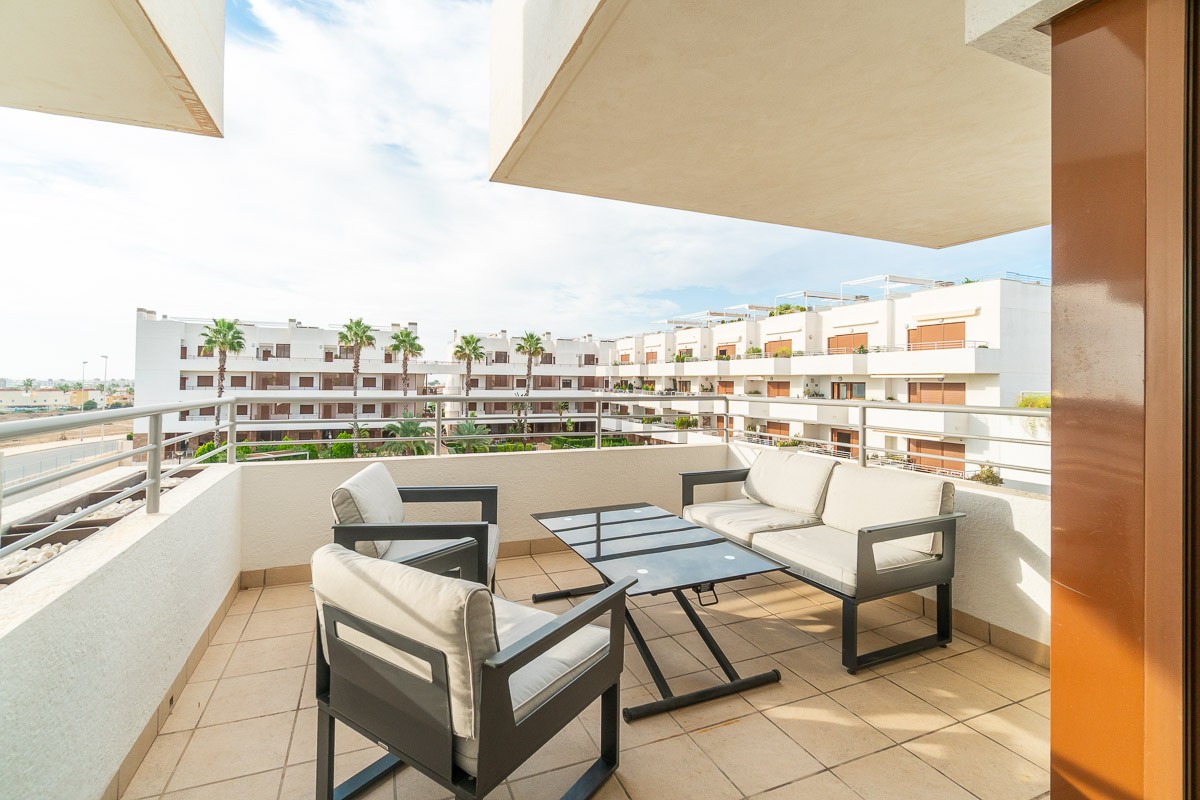Apartment in Alicante, Spain 2 bedrooms, 63 sq.m. No. 198943