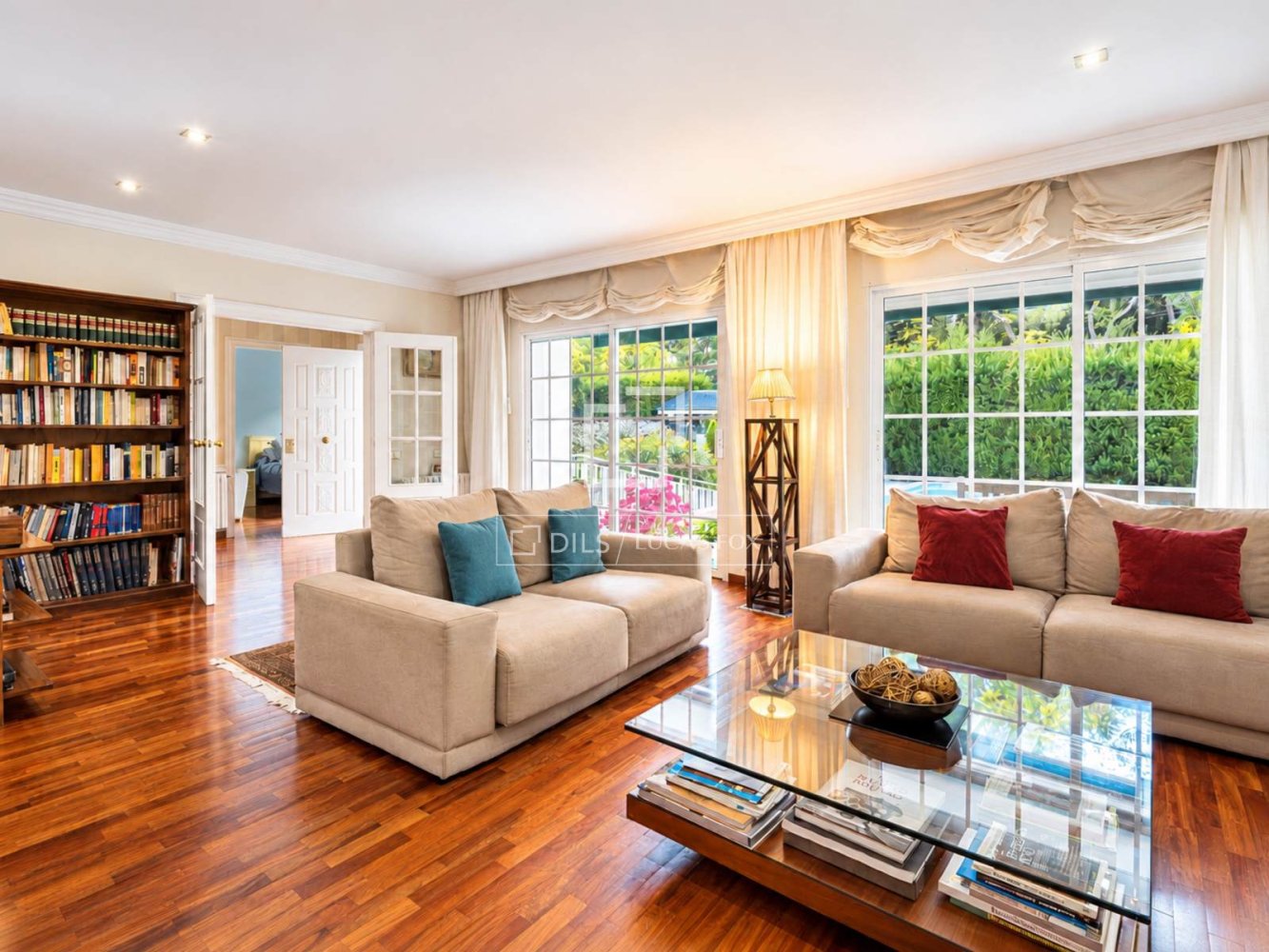 Villa in Sant Cugat Del Valles, Barcelona, Spain 5 bedrooms, 416 sq.m. No. 200009