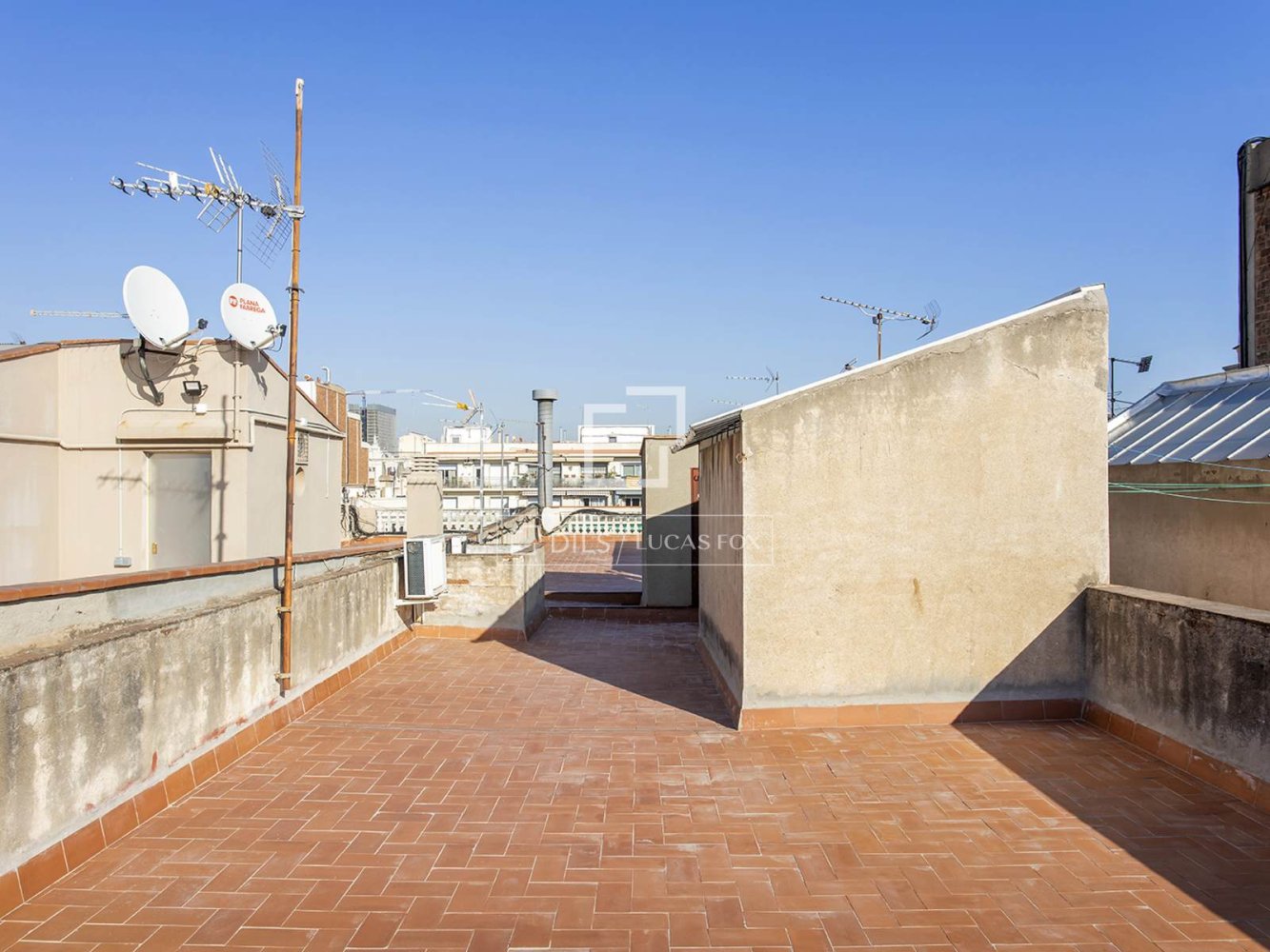 Apartment à Barcelona, Espagne 4 chambres, 121 m2 No. 199161