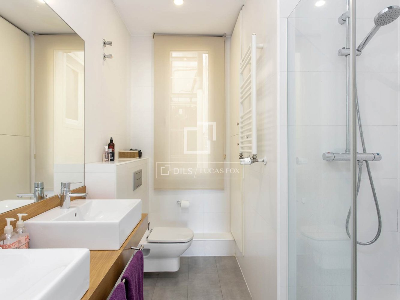 Apartment à Barcelona, Espagne 4 chambres, 121 m2 No. 199161
