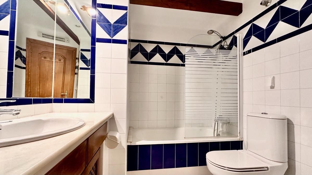 Apartamento en Torrevieja, Alicante, España 2 dormitorios, 63 m2 No. 199189