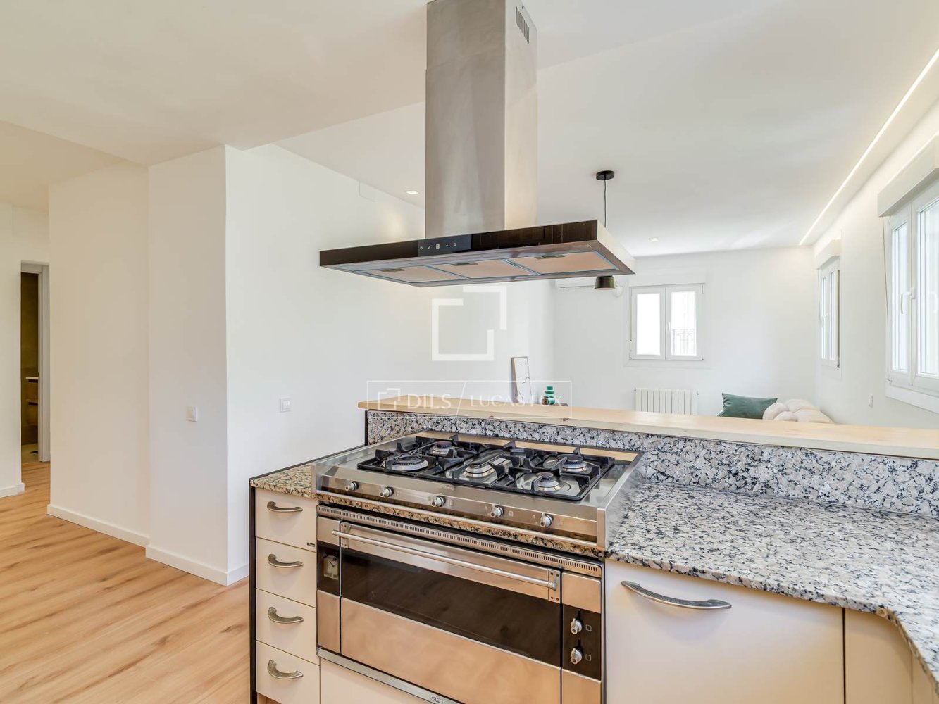 Dzīvoklis Barcelona, Spānijā 2 istabas, 77 m2 Nr. 168323