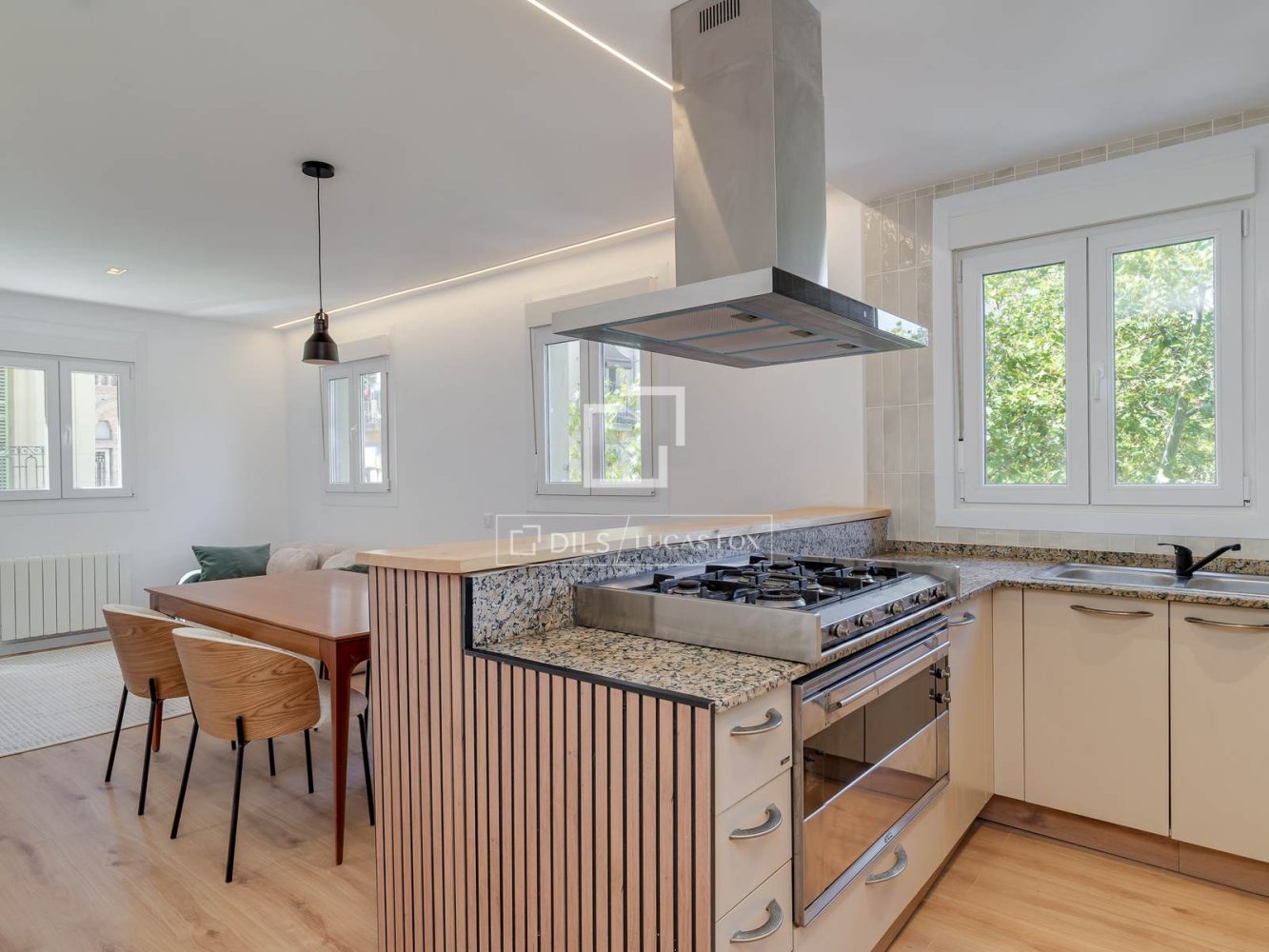 Dzīvoklis Barcelona, Spānijā 2 istabas, 77 m2 Nr. 168323