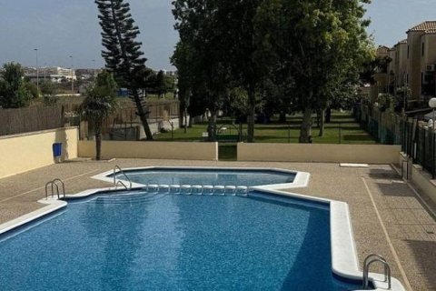 Casa a Torrevieja, Alicante, Spagna 3 camere da letto, 82 mq. N° 197283