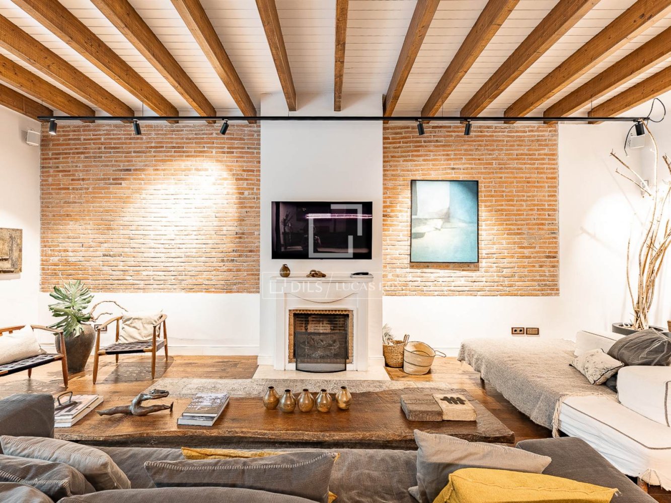 Villa in Barcelona, Spanien 5 Schlafzimmer, 243 m2 Nr. 199978