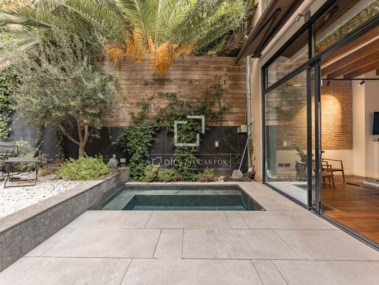 Villa in Barcelona, Spanien 5 Schlafzimmer, 243 m2 Nr. 199978
