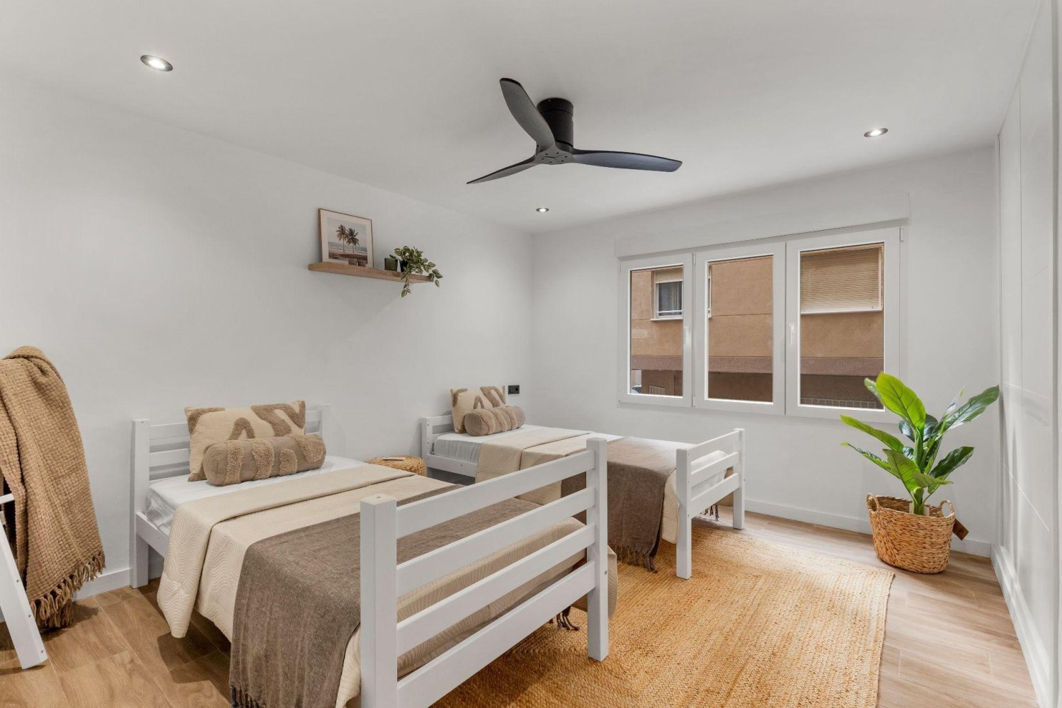 Apartment in Torrevieja, Alicante, Spain 3 bedrooms, 80 sq.m. No. 198093