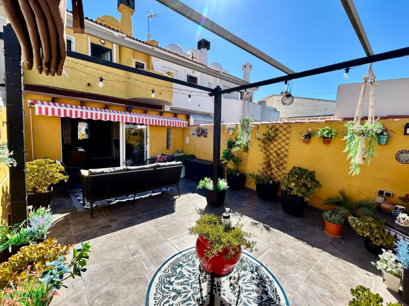 Casa adosada en Torrevieja, Alicante, España 3 dormitorios, 77 m2 No. 197471