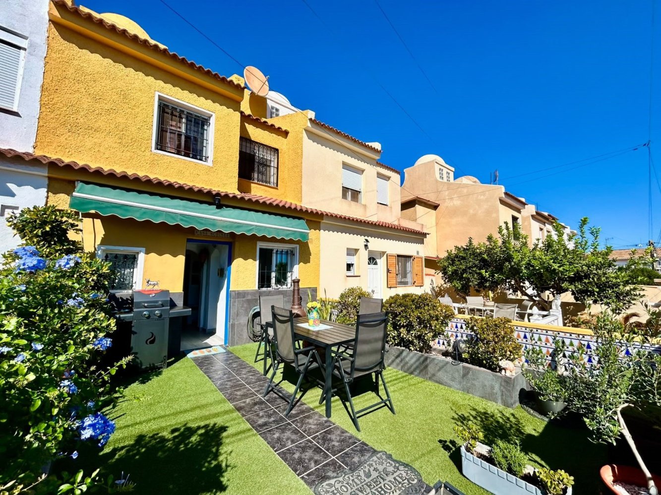 Casa adosada en Torrevieja, Alicante, España 3 dormitorios, 77 m2 No. 197471