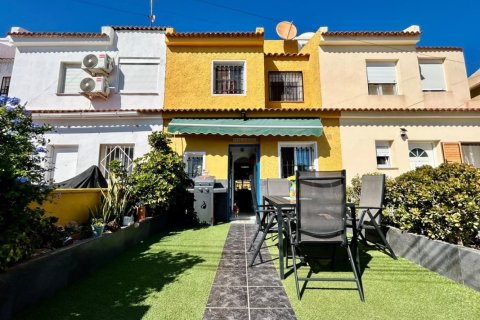 Casa adosada en Torrevieja, Alicante, España 3 dormitorios, 77 m2 No. 197471