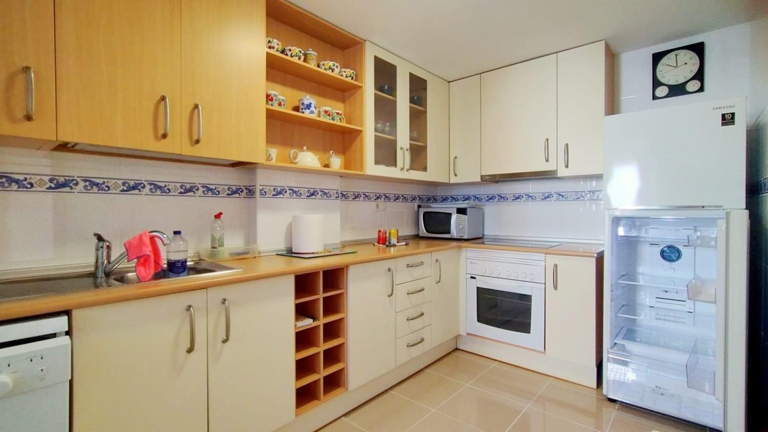 Apartamento en Torrevieja, Alicante, España 3 dormitorios, 121 m2 No. 199865