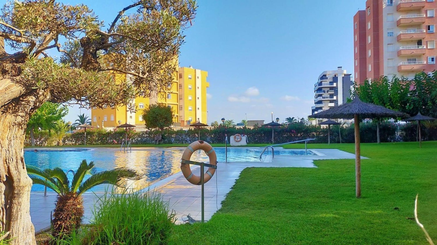 Apartamento en Torrevieja, Alicante, España 3 dormitorios, 121 m2 No. 199865