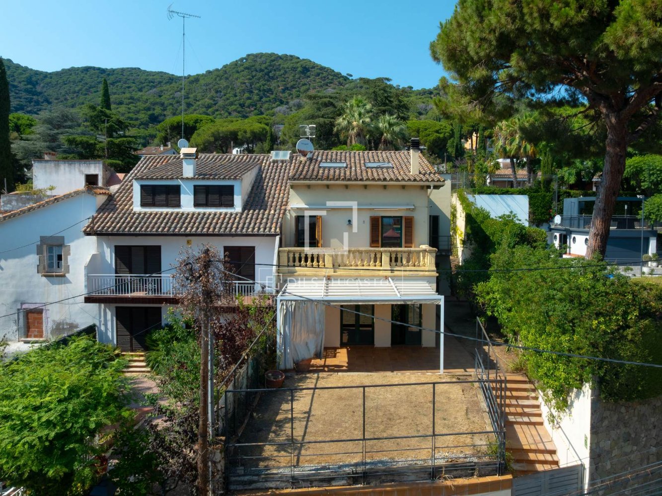 Villa in Premia De Dalt, Barcelona, Spain 4 bedrooms, 279 sq.m. No. 197598