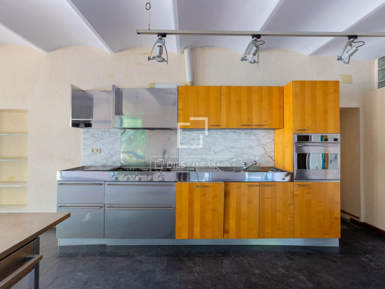 Villa in Premia De Dalt, Barcelona, Spain 4 bedrooms, 279 sq.m. No. 197598