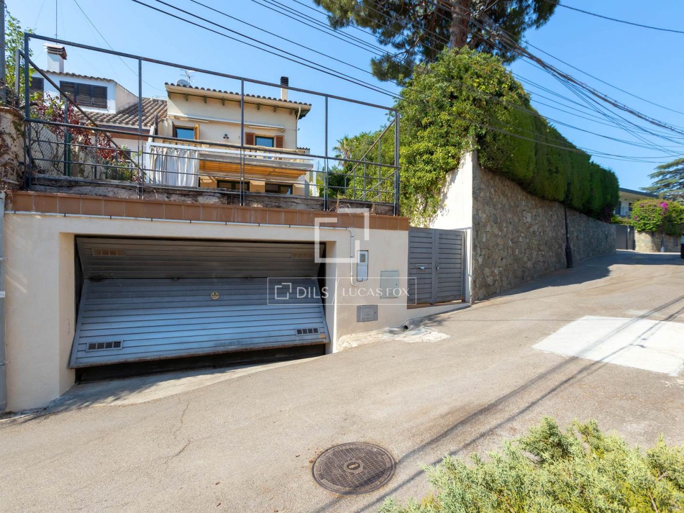 Villa in Premia De Dalt, Barcelona, Spain 4 bedrooms, 279 sq.m. No. 197598