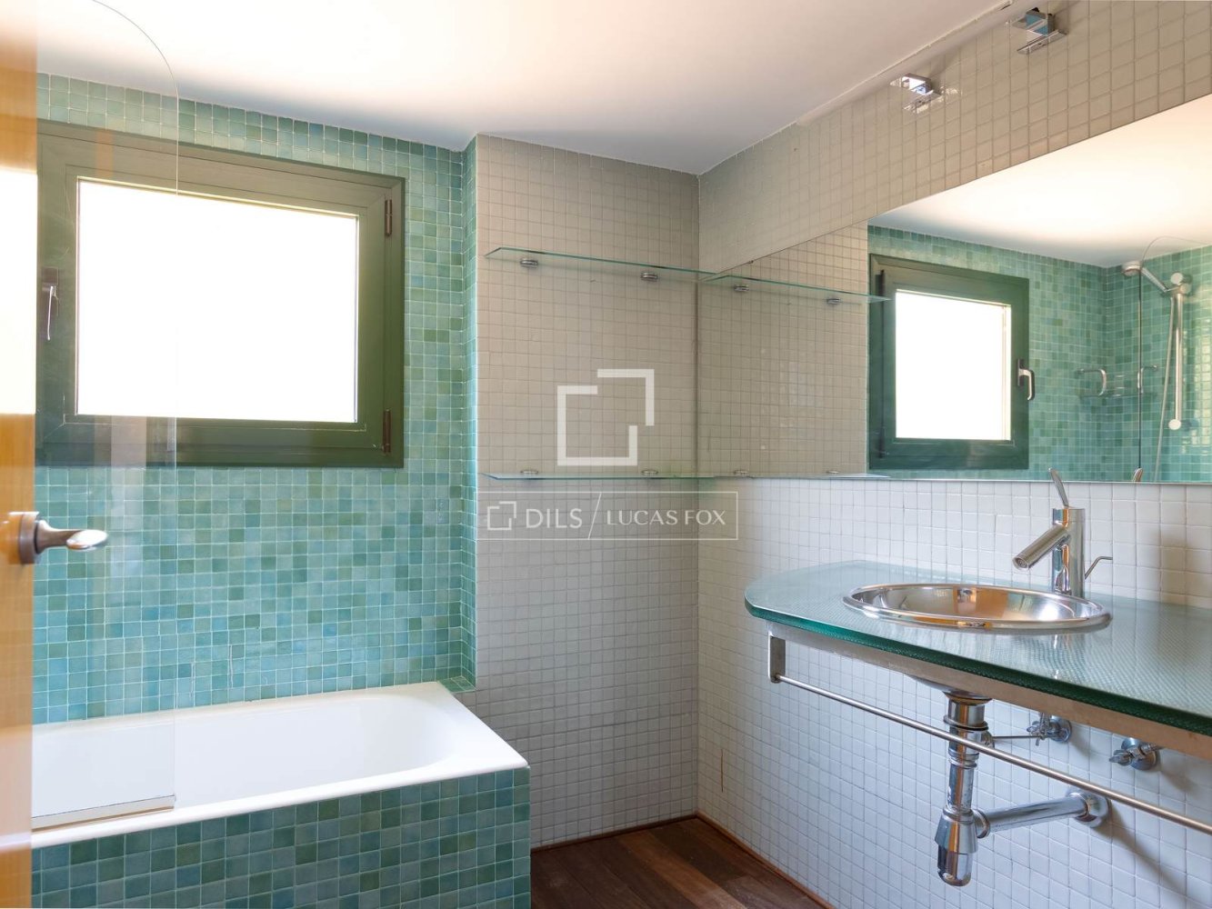 Villa in Premia De Dalt, Barcelona, Spain 4 bedrooms, 279 sq.m. No. 197598