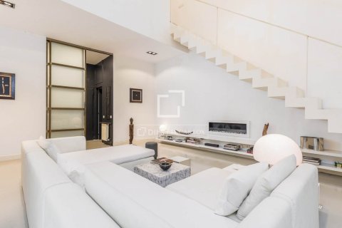 Apartment à Barcelona, Espagne 1 chambre, 176 m2 No. 199157