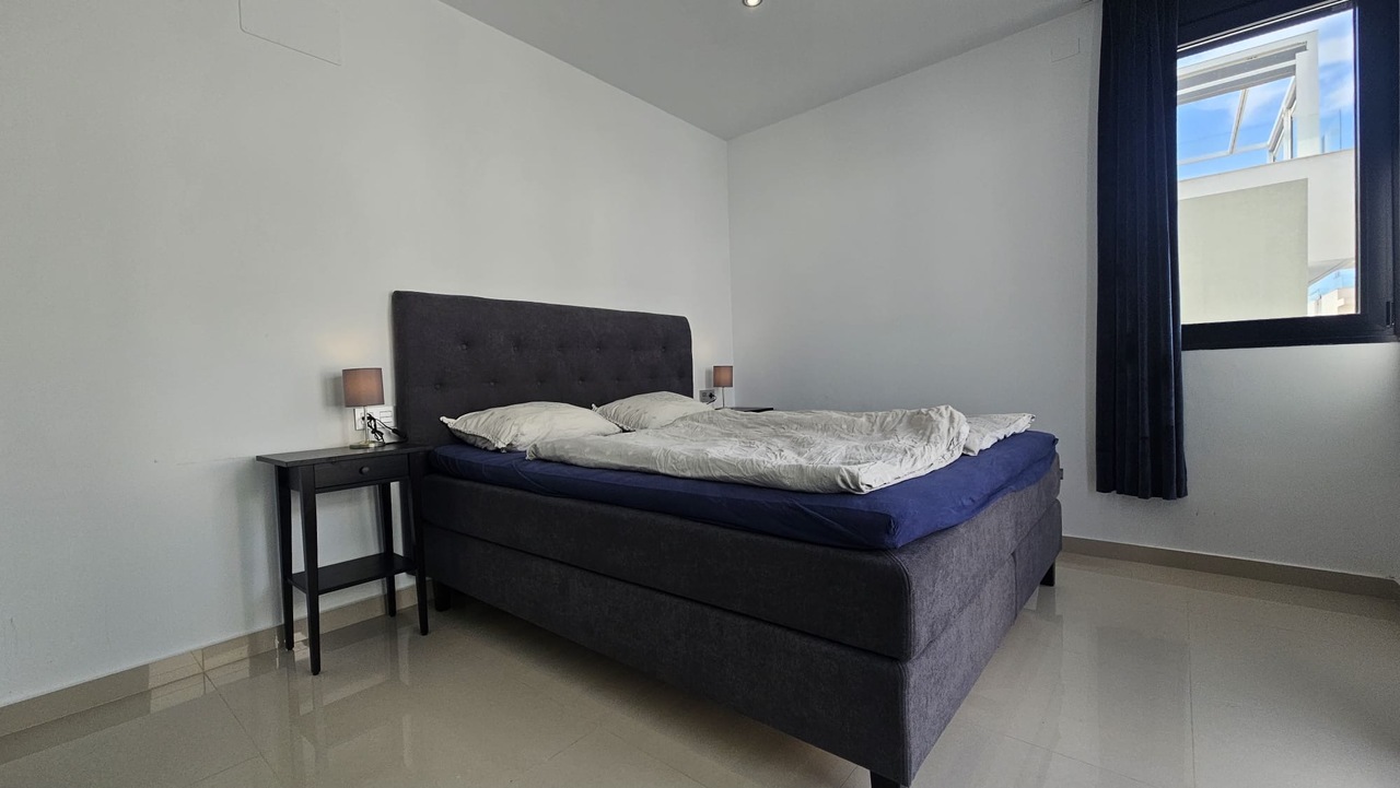 Villa a Villamartin, Alicante, Spagna 6 camere da letto, 208 mq. N° 198317
