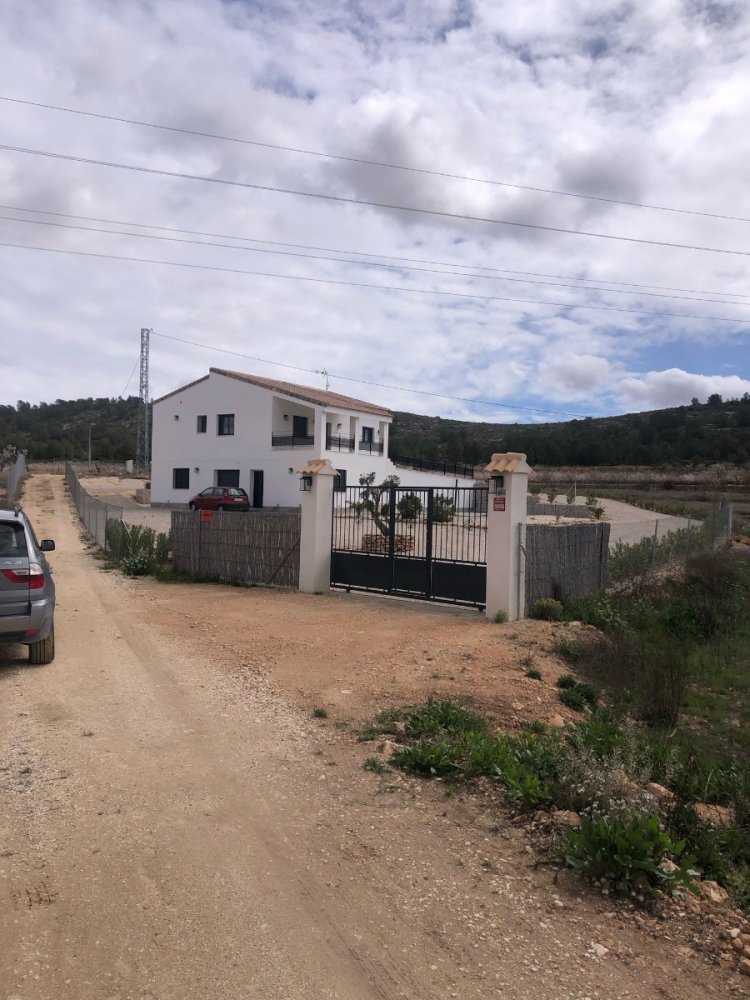 Villa en Pinoso, Alicante, España 5 dormitorios, 247 m2 No. 198958