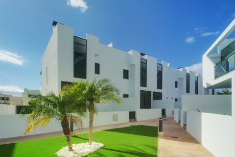 Apartment à Mil Palmeras, Alicante, Espagne 2 chambres, 86 m2 No. 198451