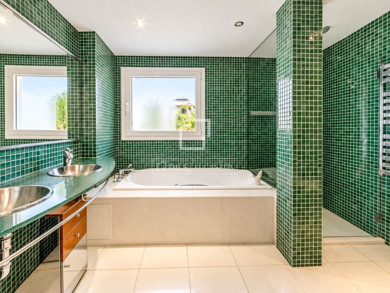 Villa in Sitges, Barcelona, Spain 5 bedrooms, 354 sq.m. No. 198488