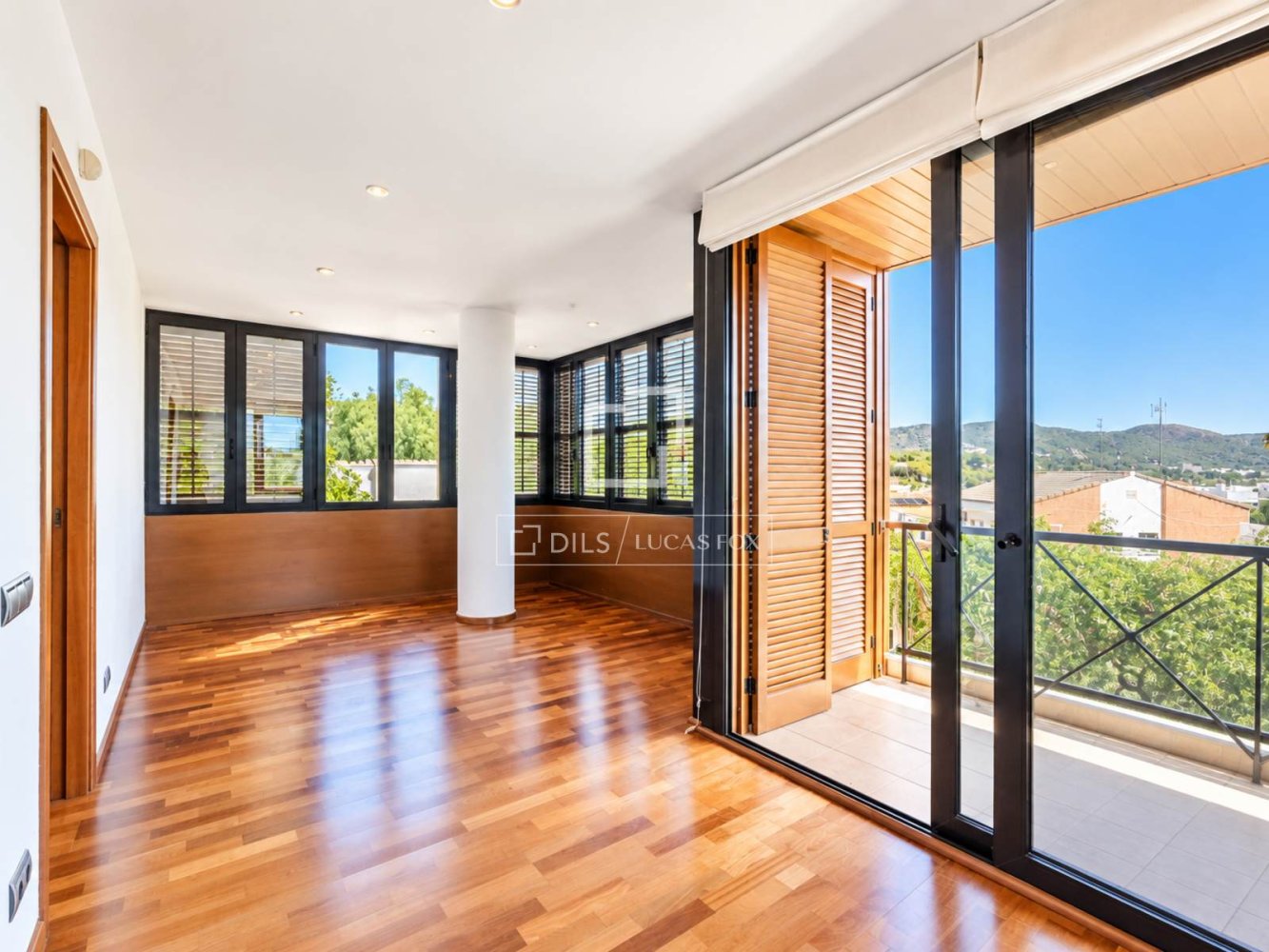 Villa à Sitges, Barcelona, Espagne 5 chambres, 354 m2 No. 198488