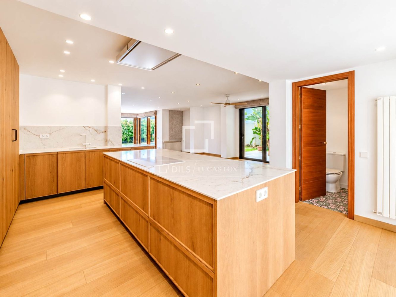 Villa à Sitges, Barcelona, Espagne 5 chambres, 354 m2 No. 198488