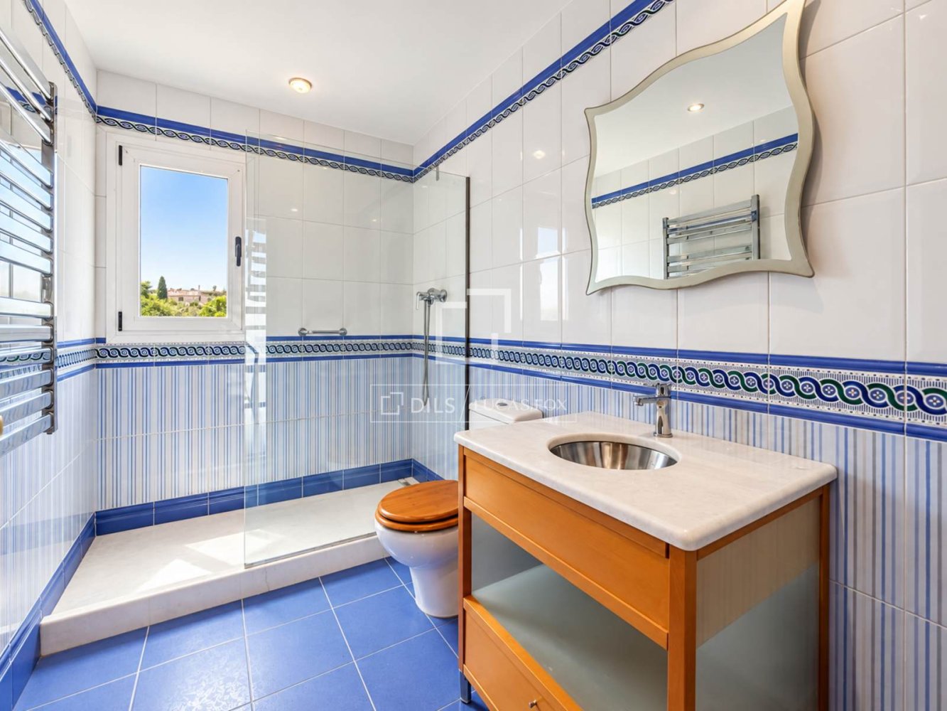 Villa in Sitges, Barcelona, Spain 5 bedrooms, 354 sq.m. No. 198488