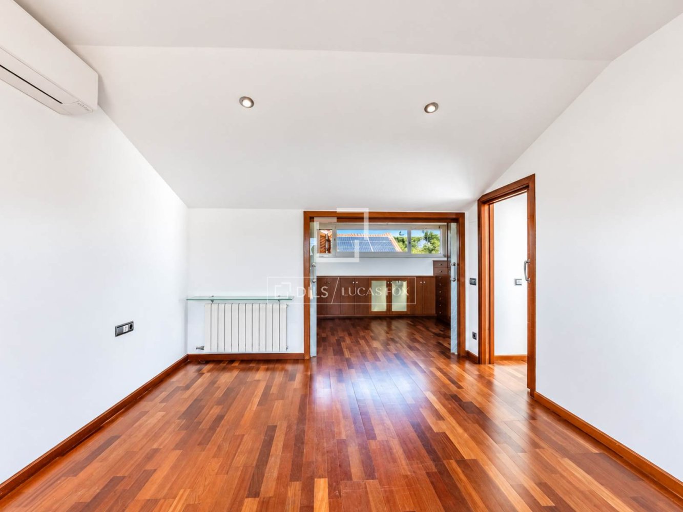 Villa à Sitges, Barcelona, Espagne 5 chambres, 354 m2 No. 198488