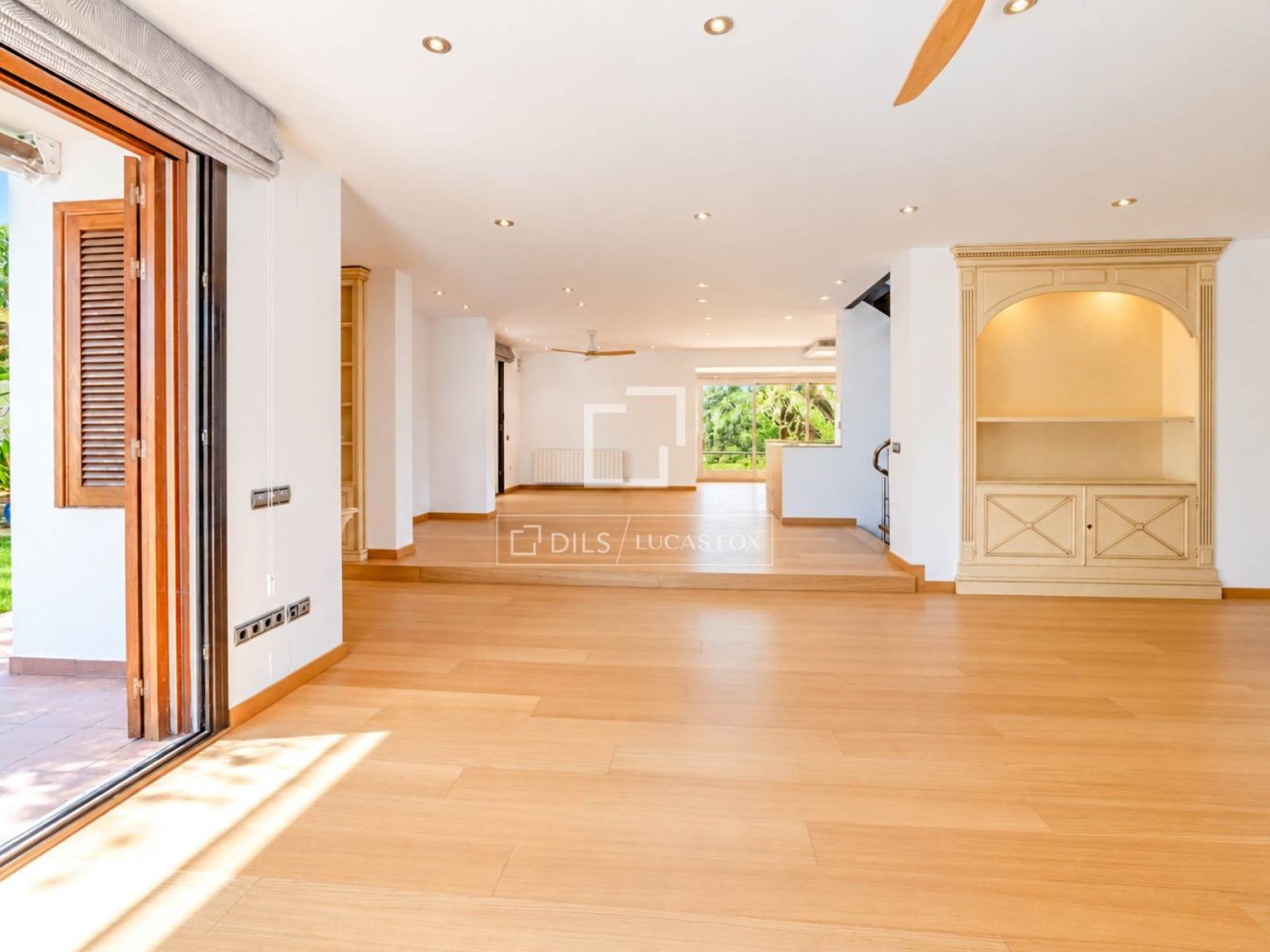Villa à Sitges, Barcelona, Espagne 5 chambres, 354 m2 No. 198488