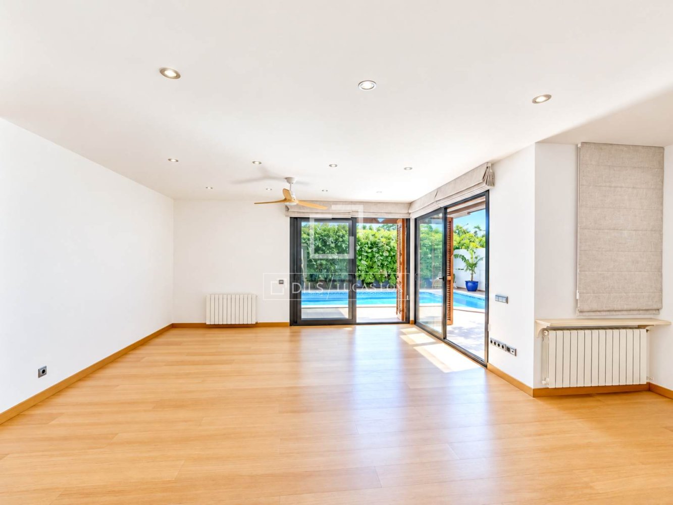 Villa in Sitges, Barcelona, Spain 5 bedrooms, 354 sq.m. No. 198488
