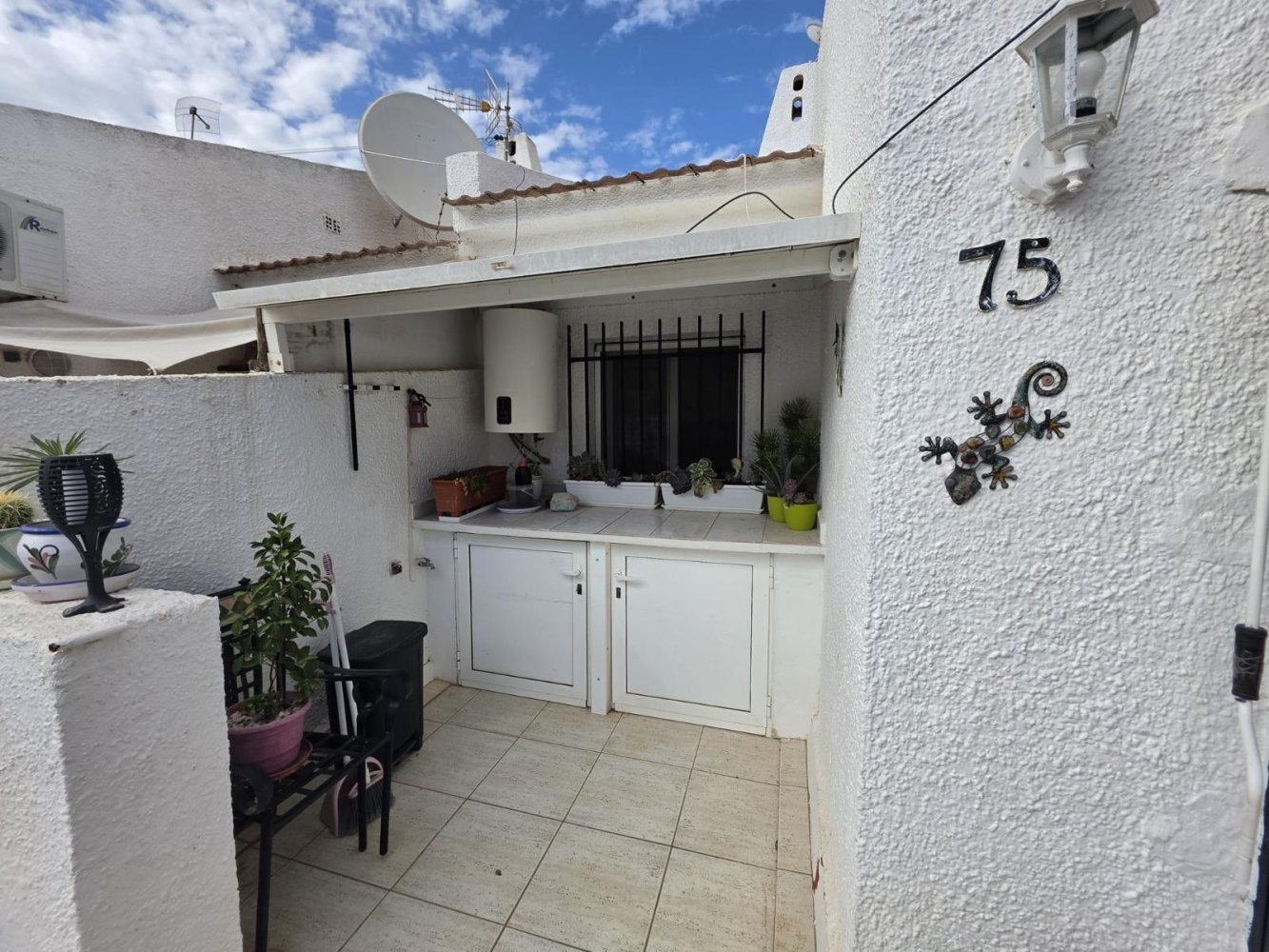 Bungalow a Torrevieja, Alicante, Spagna 1 camera da letto, 65 mq. N° 198158