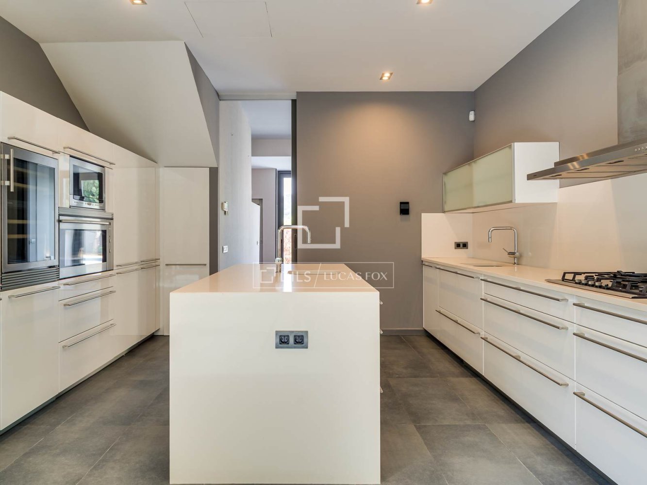 Villa a Barcelona, Spagna 3 camere da letto, 464 mq. N° 197607