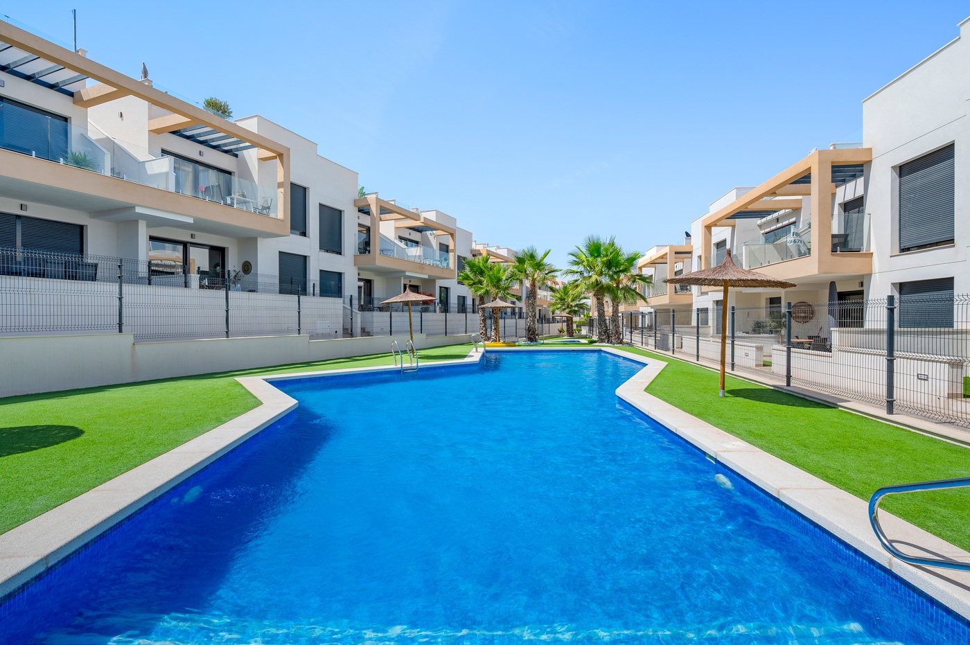 Villa in Alicante, Spain 2 bedrooms,  No. 198889