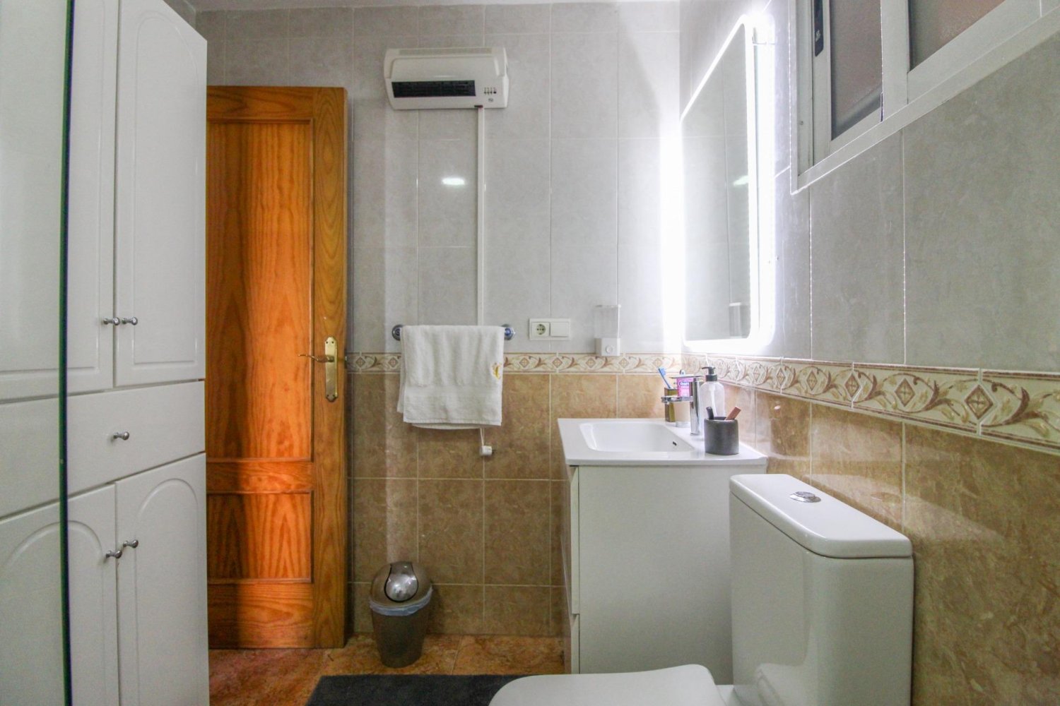 Apartamento en Torrevieja, Alicante, España 3 dormitorios, 126 m2 No. 199859