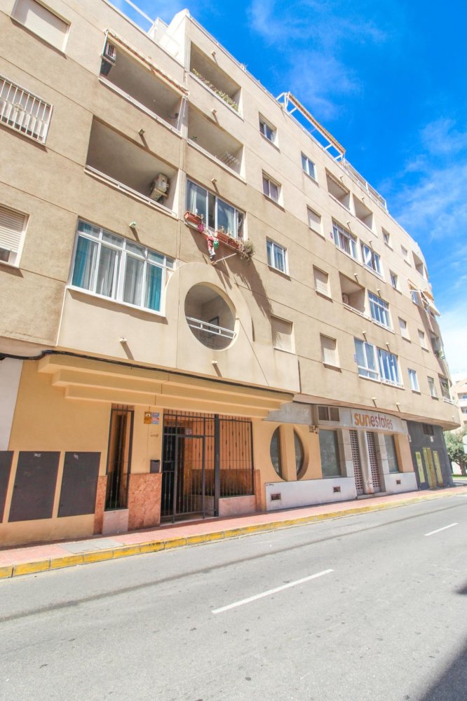 Apartamento en Torrevieja, Alicante, España 3 dormitorios, 126 m2 No. 199859