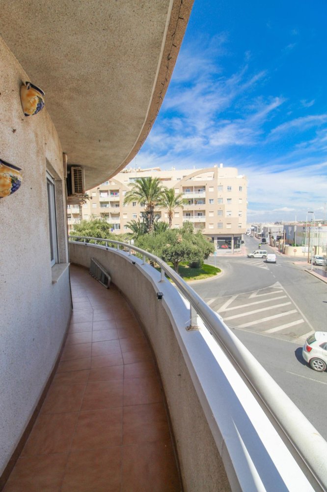Apartamento en Torrevieja, Alicante, España 3 dormitorios, 126 m2 No. 199859