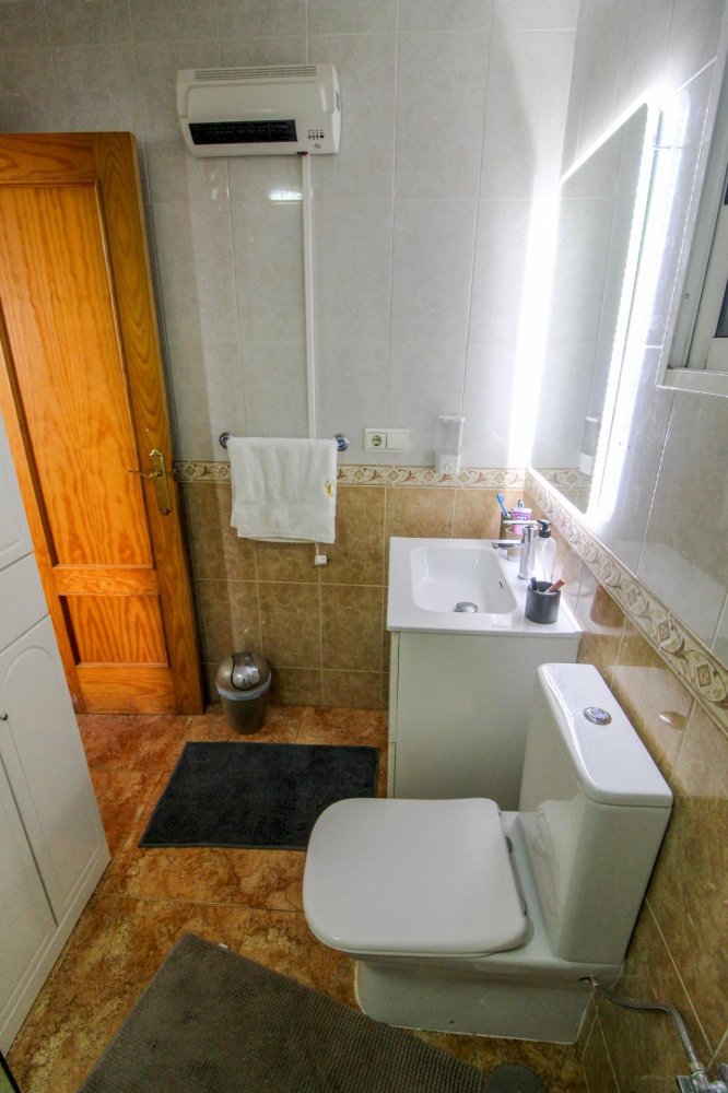 Apartamento en Torrevieja, Alicante, España 3 dormitorios, 126 m2 No. 199859