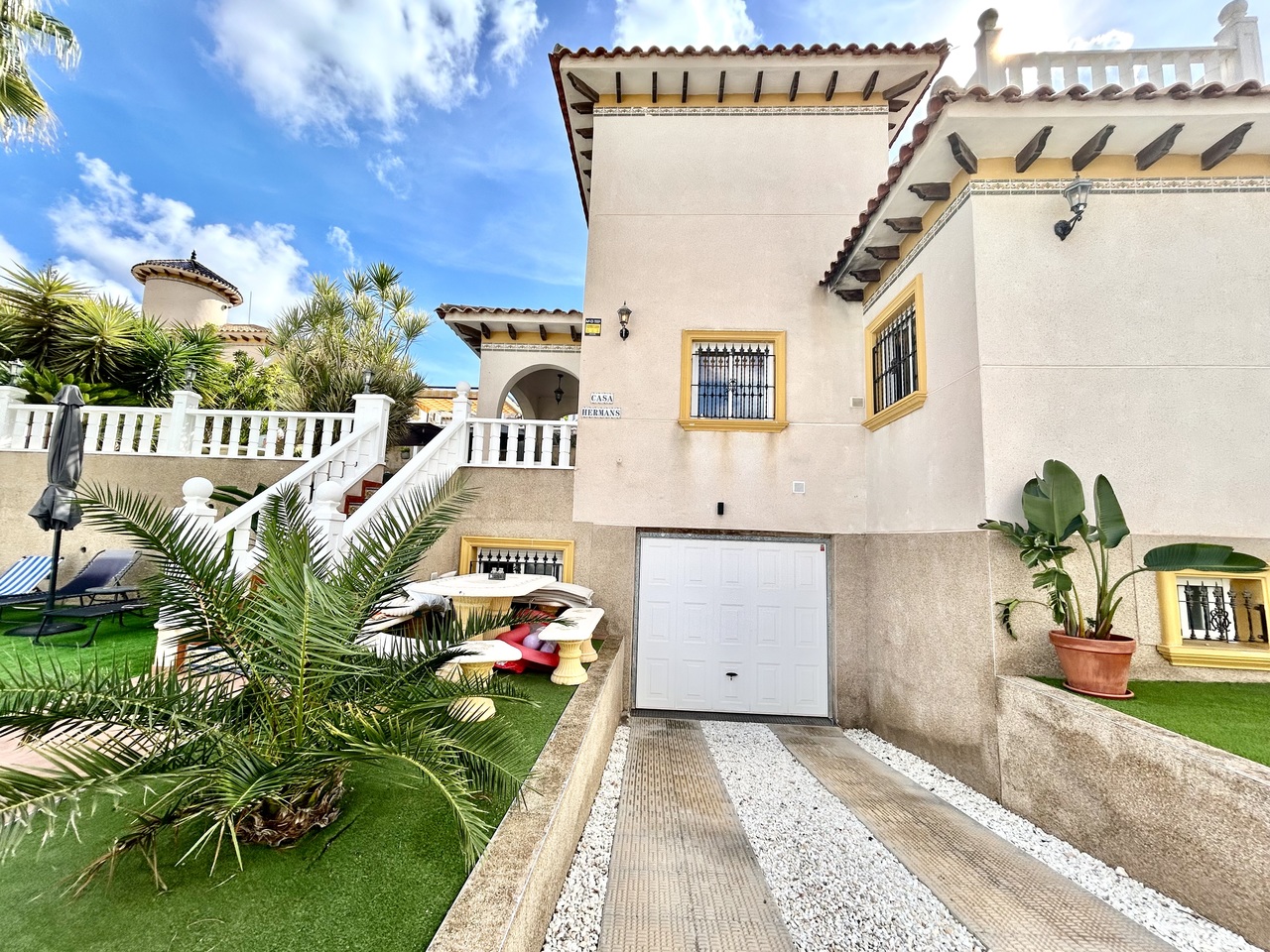 Villa in Villamartin, Alicante, Spain 4 bedrooms, 73 sq.m. No. 199833
