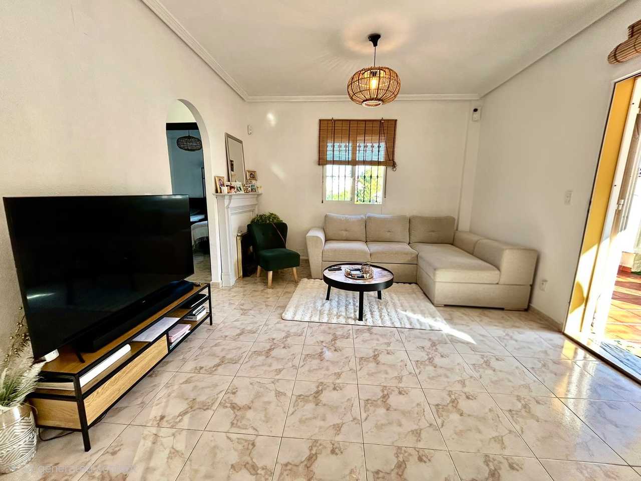 Villa in Villamartin, Alicante, Spain 4 bedrooms, 73 sq.m. No. 199833