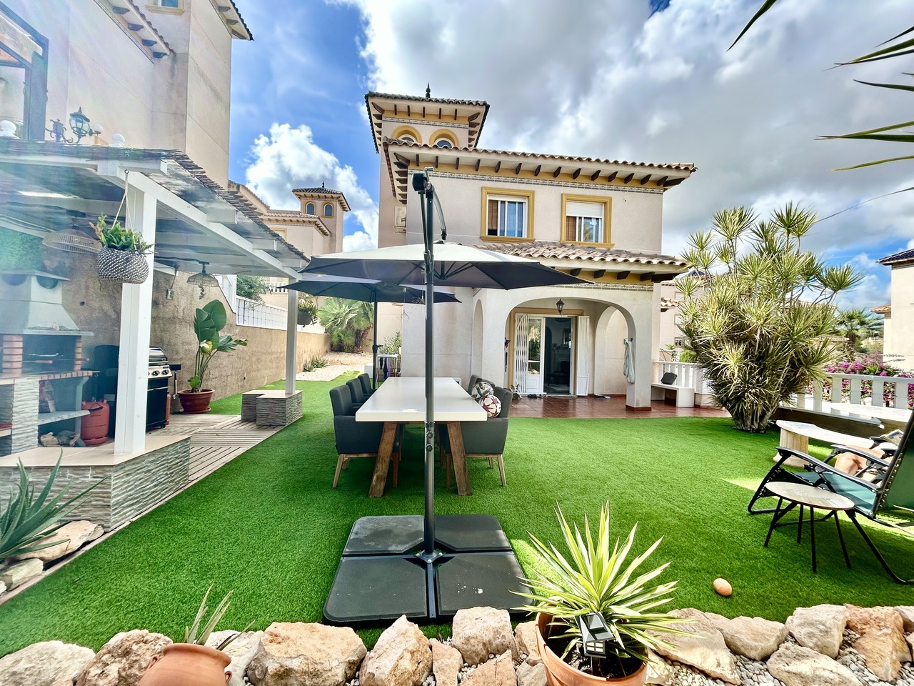 Villa in Villamartin, Alicante, Spain 4 bedrooms, 73 sq.m. No. 199833