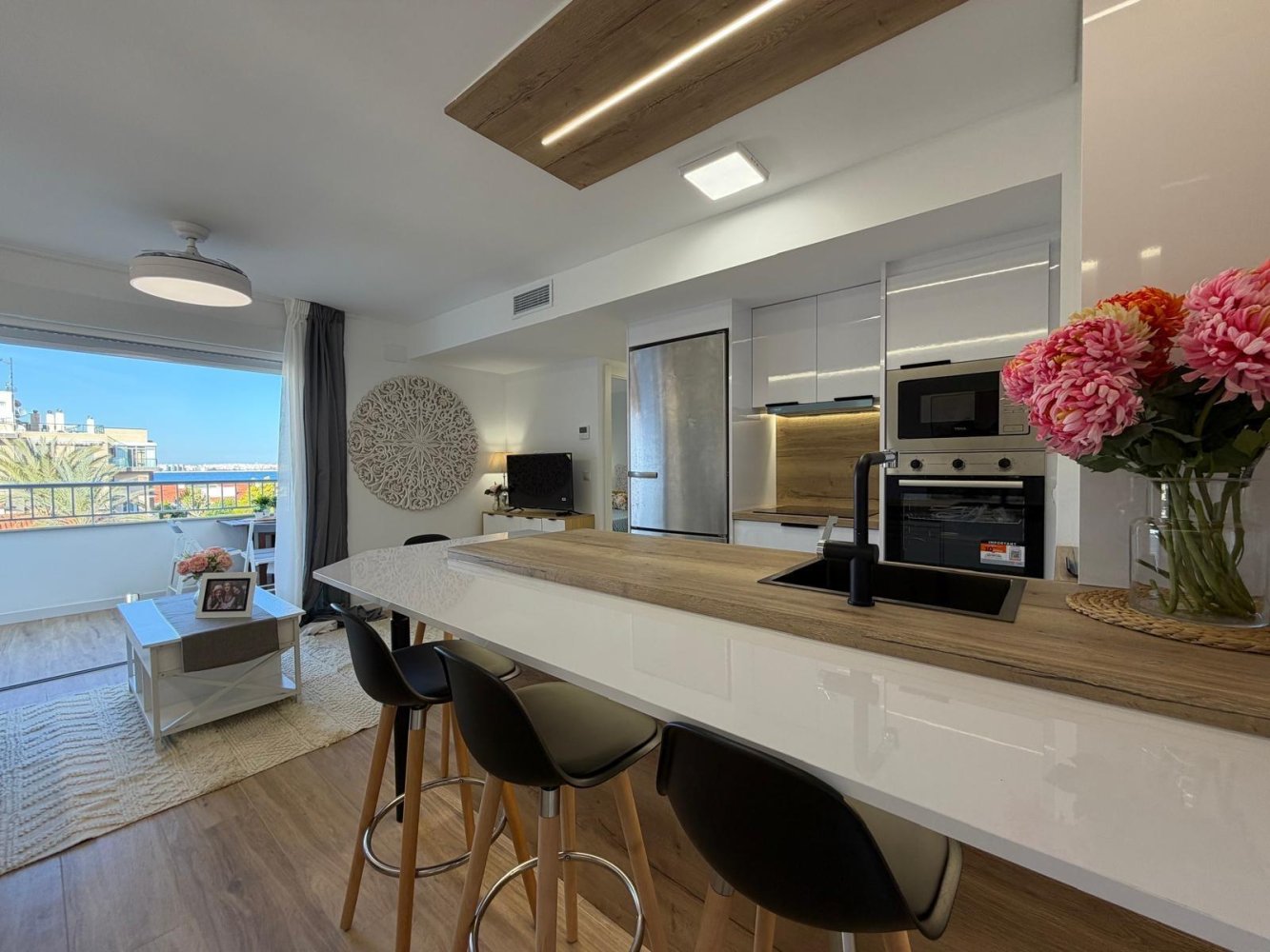 Apartment à Punta Prima, Alicante, Espagne 3 chambres, 92 m2 No. 198048