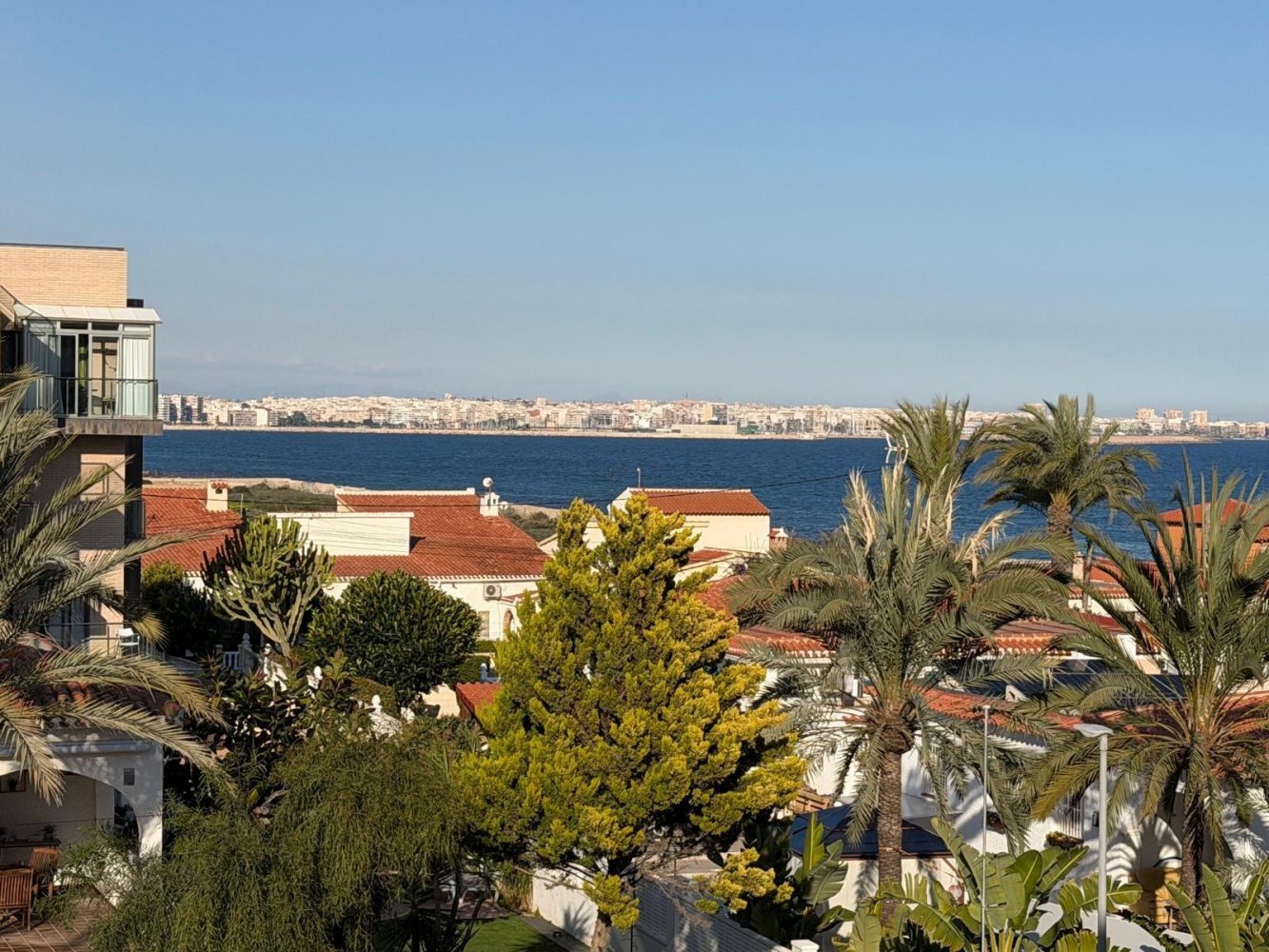 Apartment à Punta Prima, Alicante, Espagne 3 chambres, 92 m2 No. 198048
